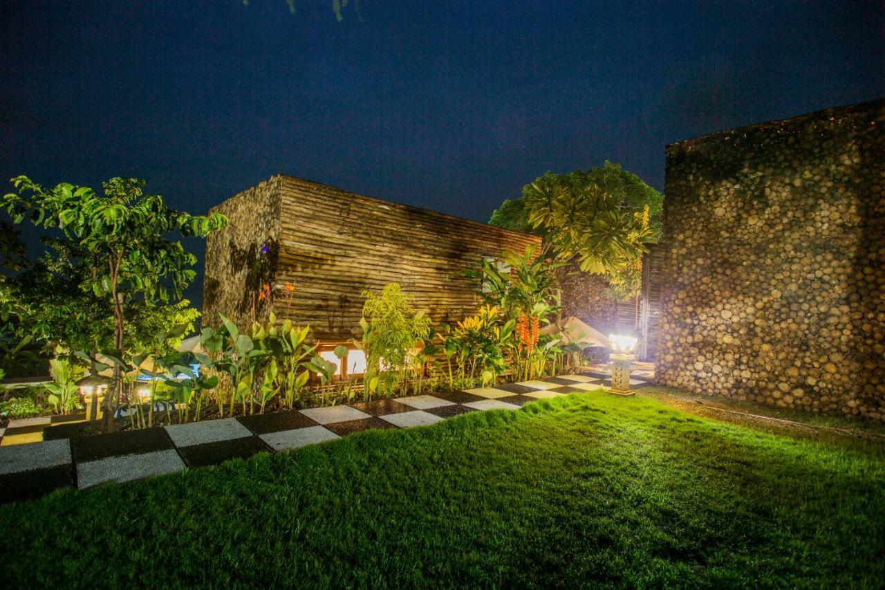 Kabeh Jati Garden Villa&Restaurant Tanglad Exterior foto